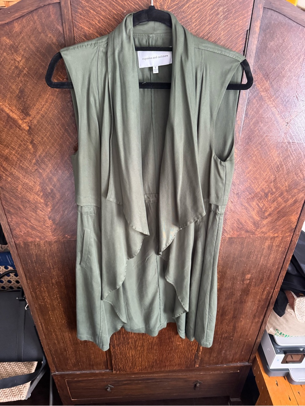 cupcakes & cashmere Olive Green Long Sleeve Draped Vest Dress
